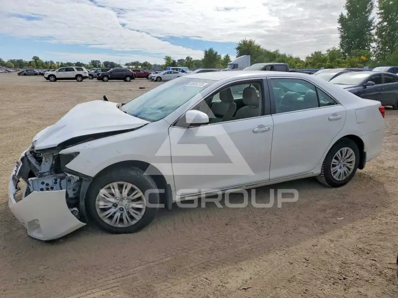 2014 Toyota CAMRY фото