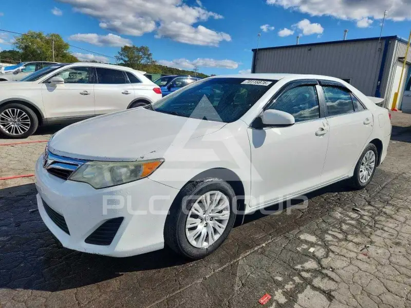 2014 Toyota CAMRY фото