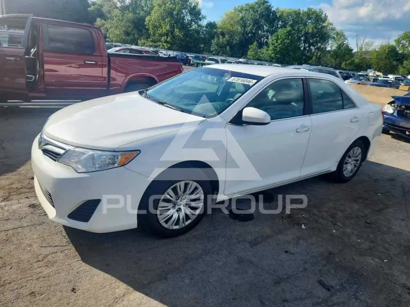 2014 Toyota CAMRY фото
