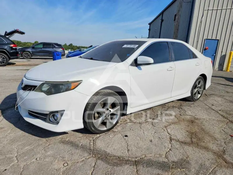 2014 Toyota CAMRY фото