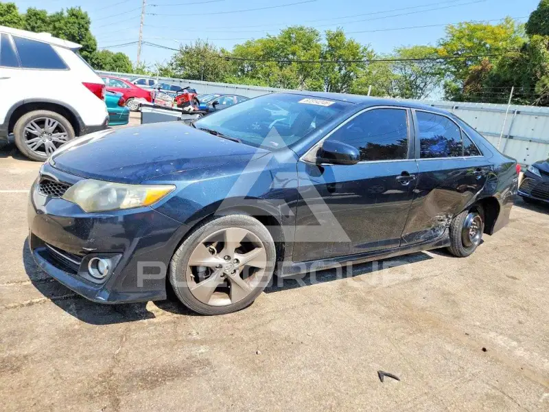 2014 Toyota CAMRY фото