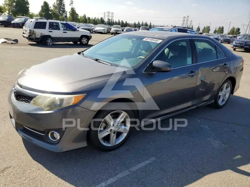2014 Toyota CAMRY photo