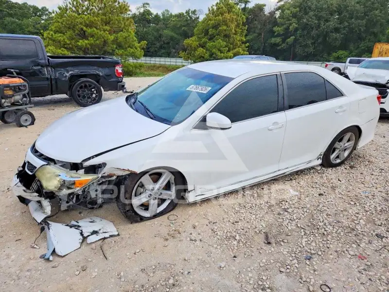 2014 Toyota CAMRY фото