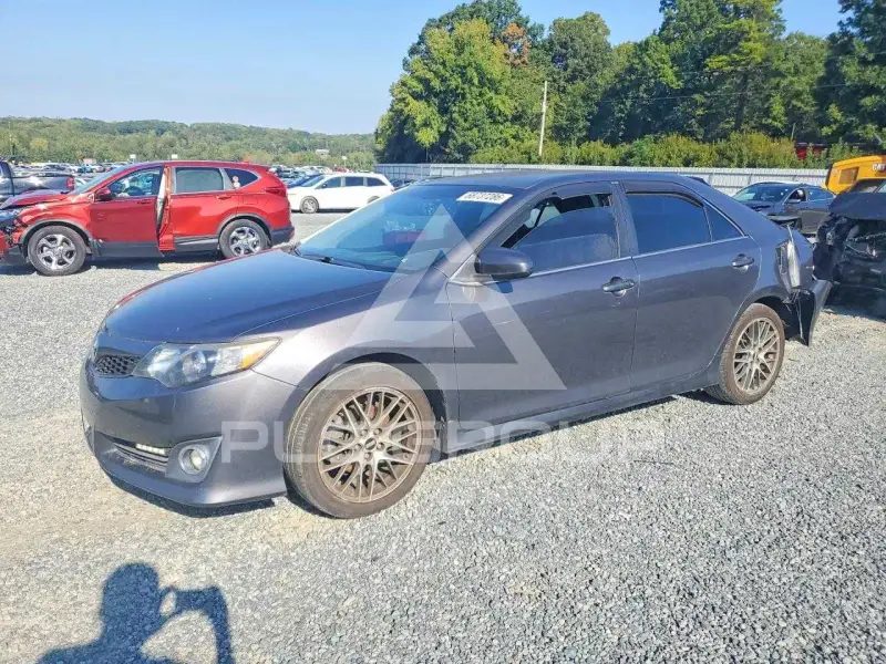 2014 Toyota CAMRY photo
