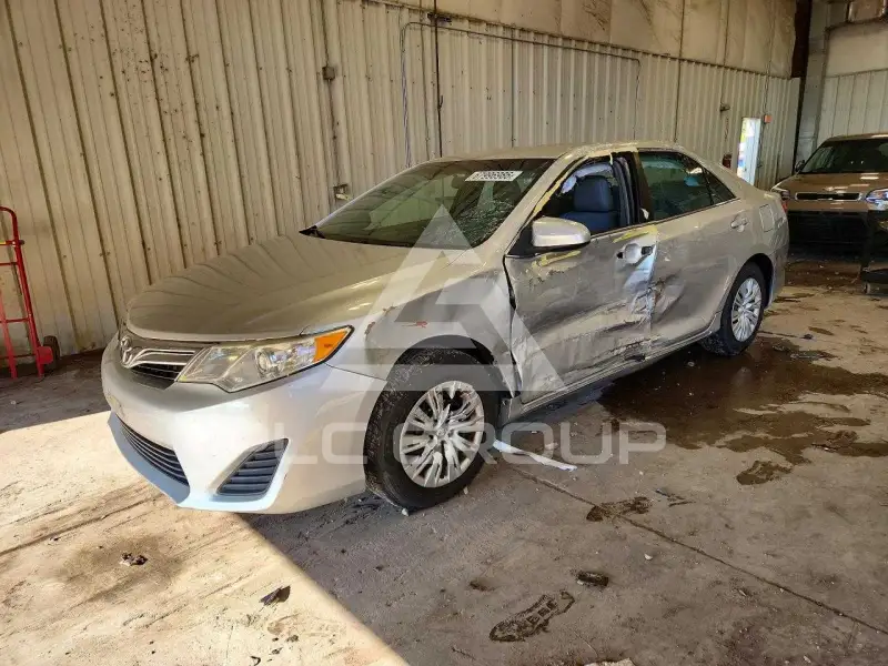 2014 Toyota CAMRY photo