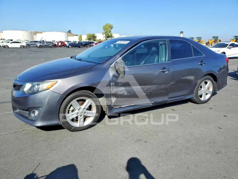 2014 Toyota CAMRY фото