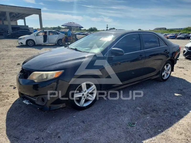 2014 Toyota CAMRY photo