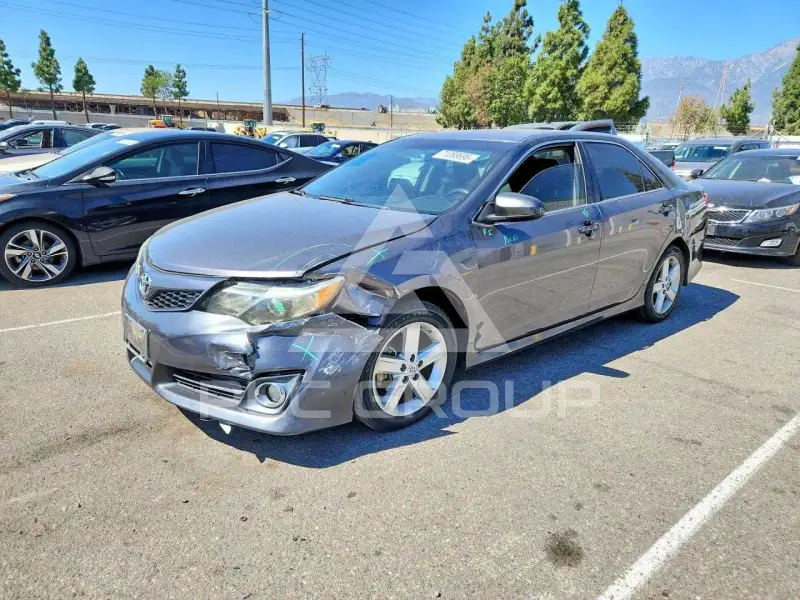 2014 Toyota CAMRY photo