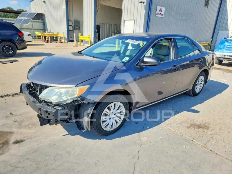 2014 Toyota CAMRY фото