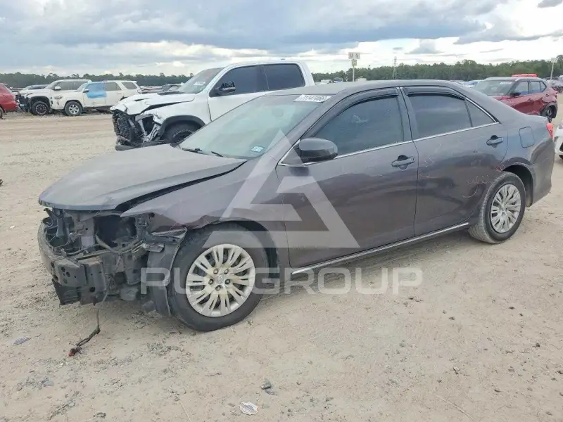 2014 Toyota CAMRY фото