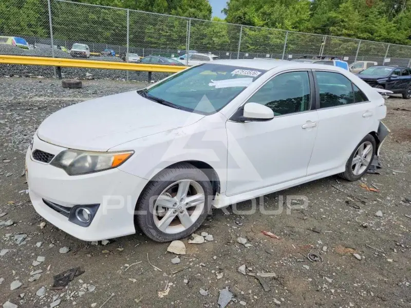 2014 Toyota CAMRY фото