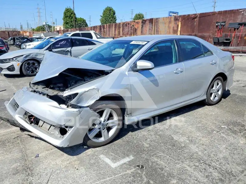 2014 Toyota CAMRY фото