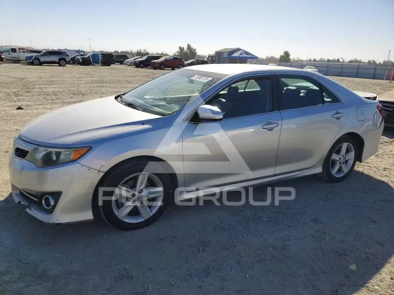 2014 Toyota CAMRY photo