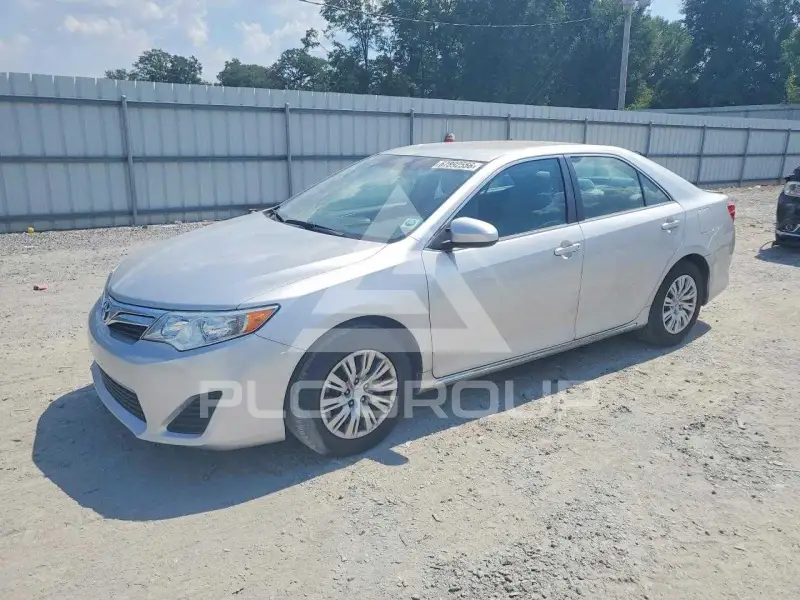 2014 Toyota CAMRY photo