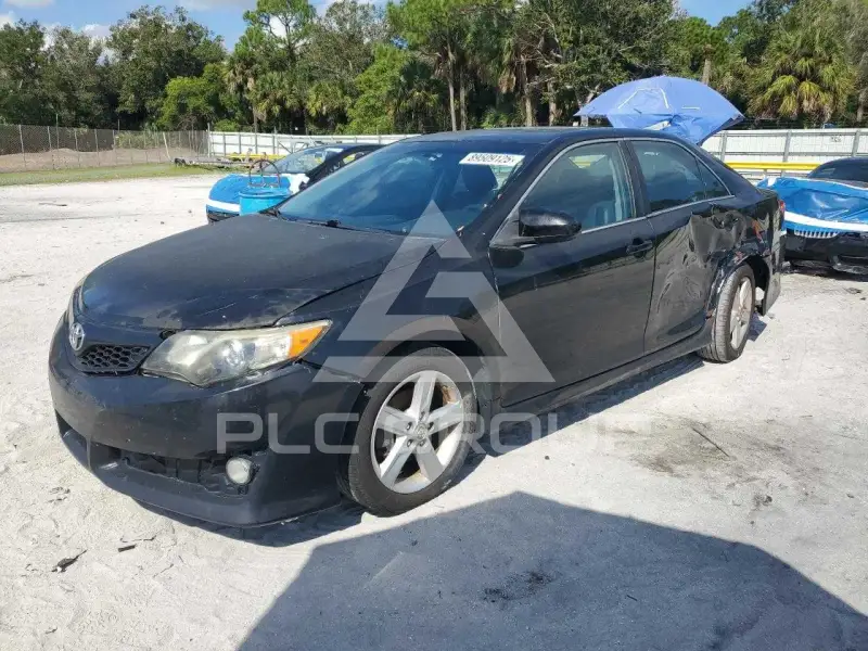 2014 Toyota CAMRY фото