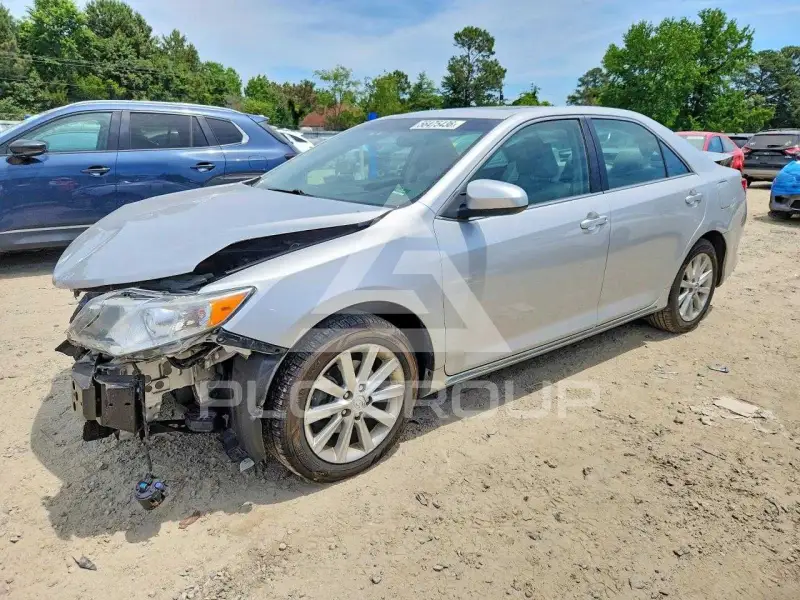 2014 Toyota CAMRY фото