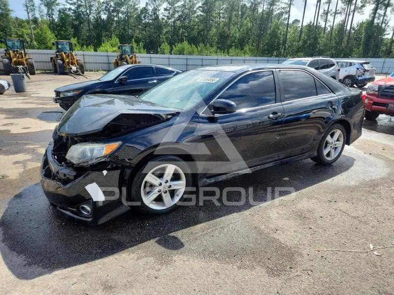 2014 Toyota CAMRY фото