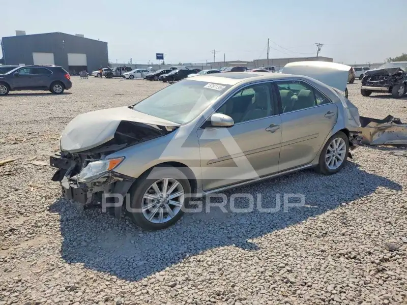 2014 Toyota CAMRY фото