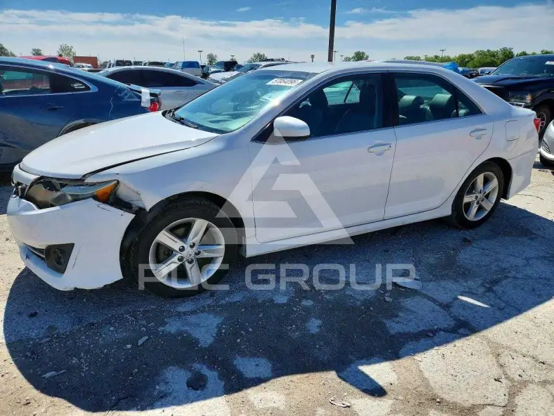 2014 Toyota CAMRY фото
