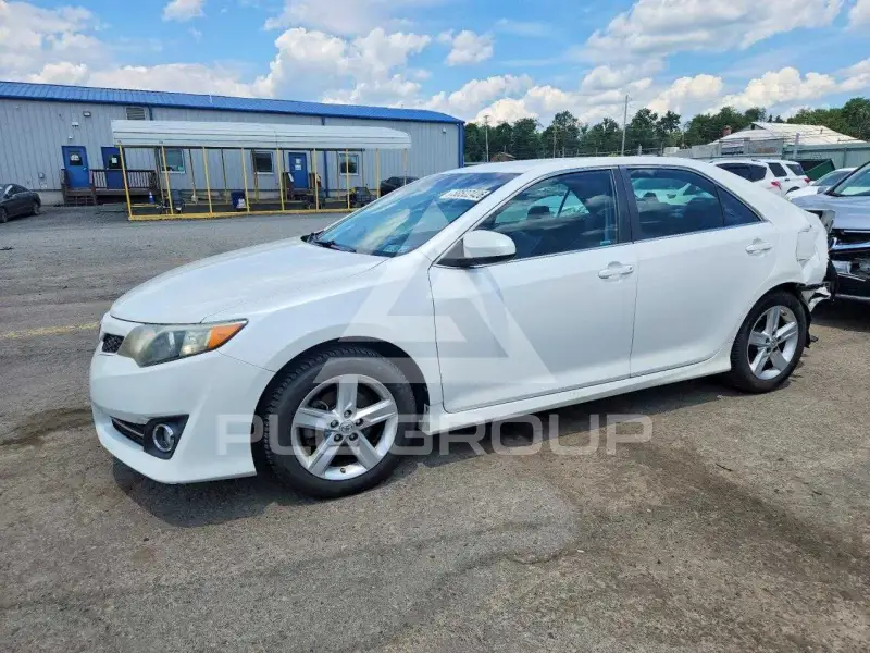 2014 Toyota CAMRY фото