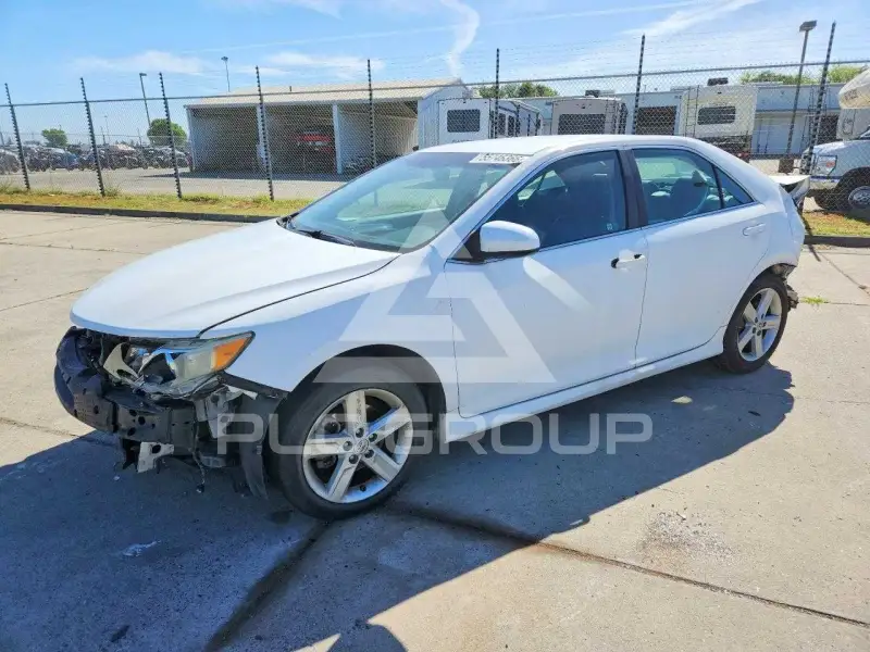 2014 Toyota CAMRY фото