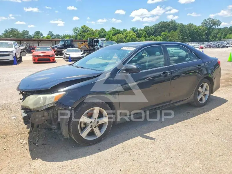 2014 Toyota CAMRY photo
