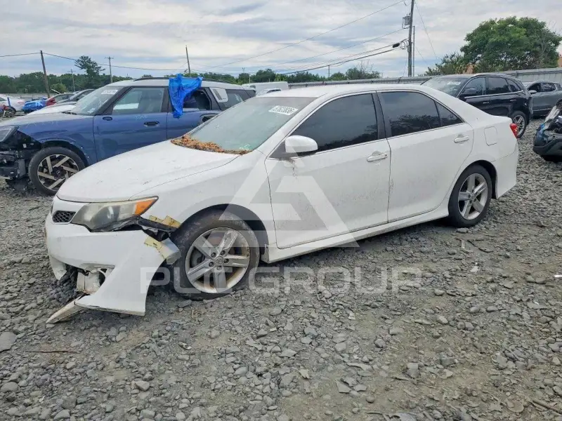 2014 Toyota CAMRY photo