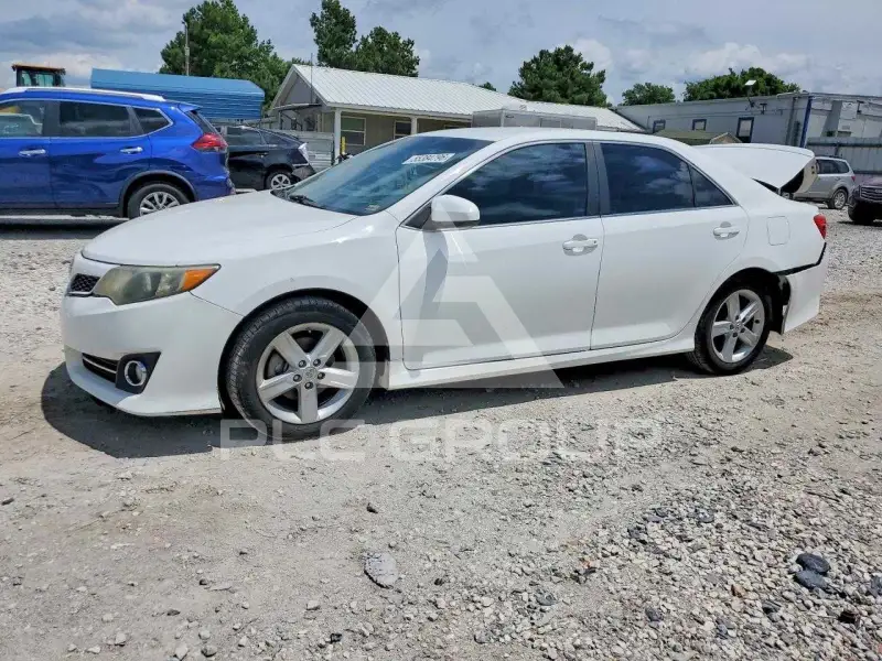 2014 Toyota CAMRY фото