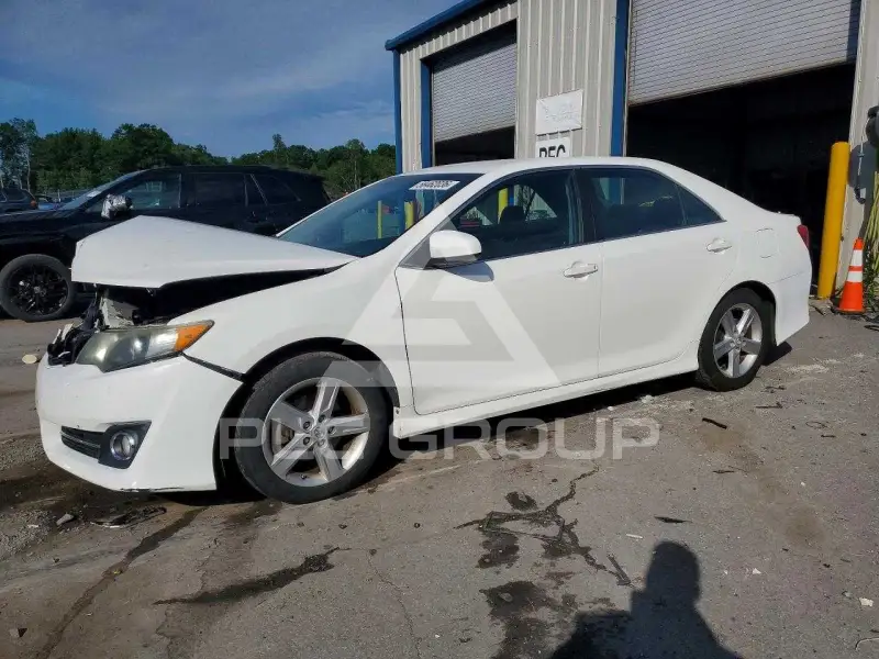 2014 Toyota CAMRY photo