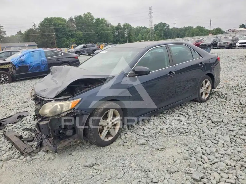 2014 Toyota CAMRY photo