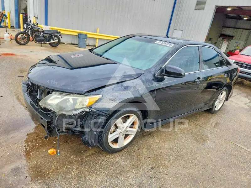 2014 Toyota CAMRY фото