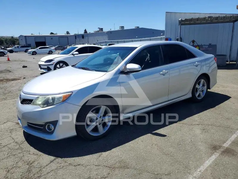 2014 Toyota CAMRY фото
