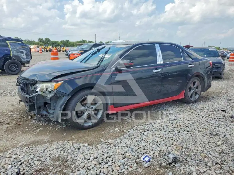 2014 Toyota CAMRY photo