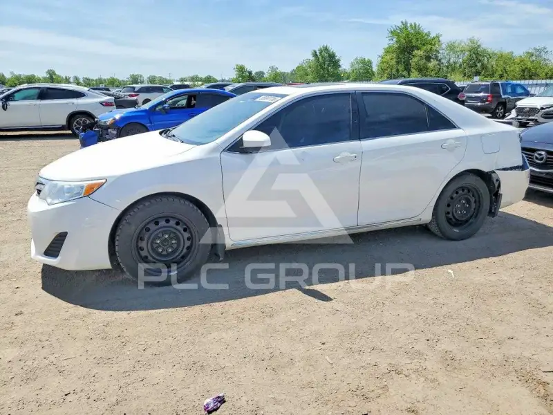 2014 Toyota CAMRY фото