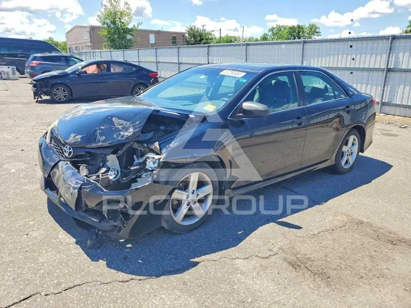 2014 Toyota CAMRY фото