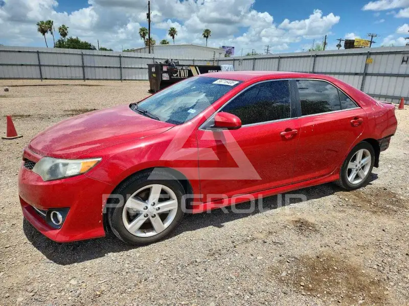 2014 Toyota CAMRY фото