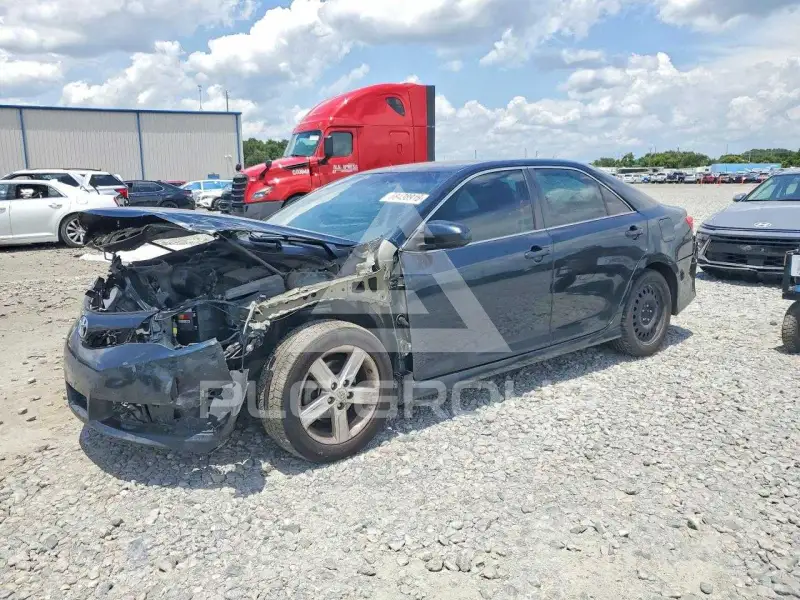 2014 Toyota CAMRY photo