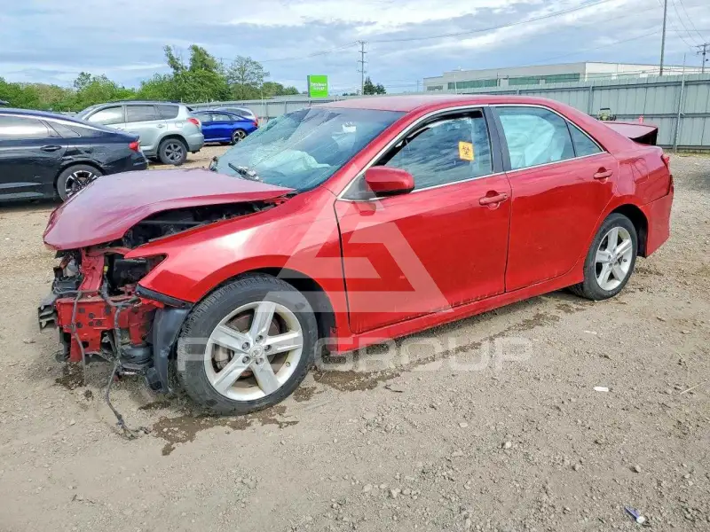 2014 Toyota CAMRY фото