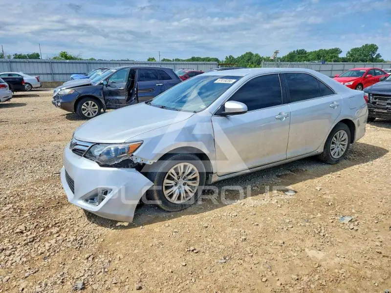 2014 Toyota CAMRY фото