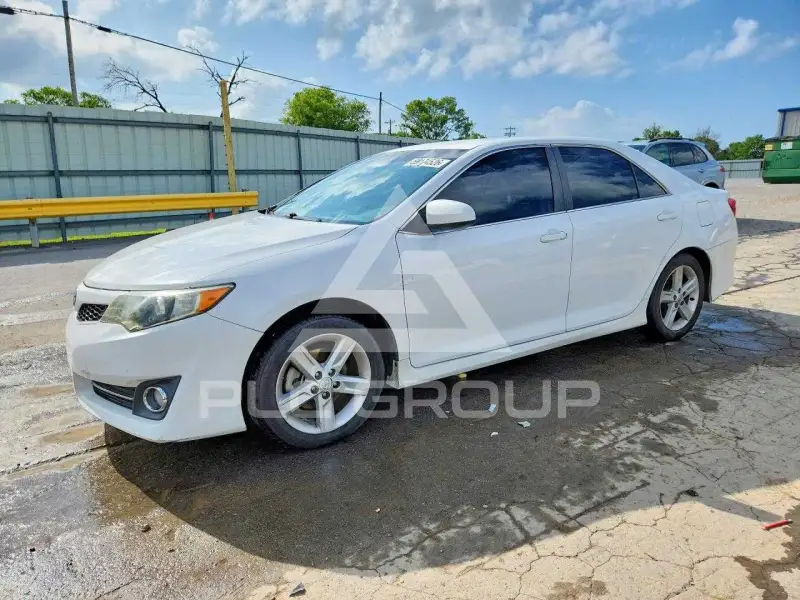 2014 Toyota CAMRY photo