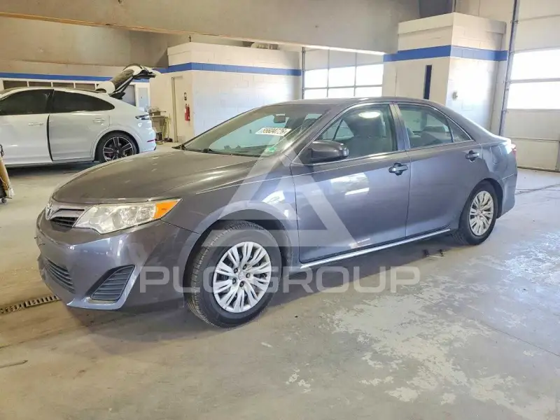 2014 Toyota CAMRY фото