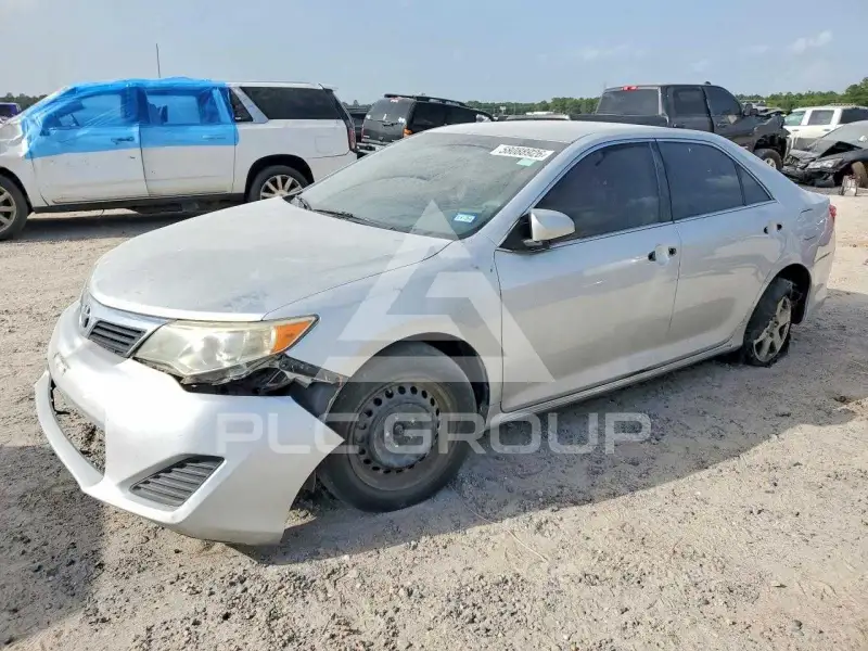 2014 Toyota CAMRY фото