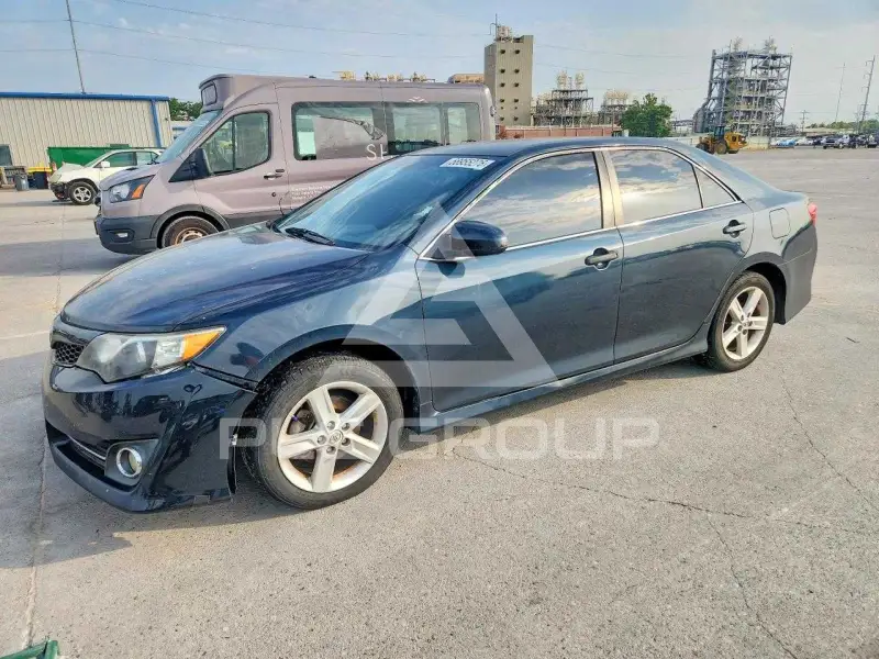 2014 Toyota CAMRY photo