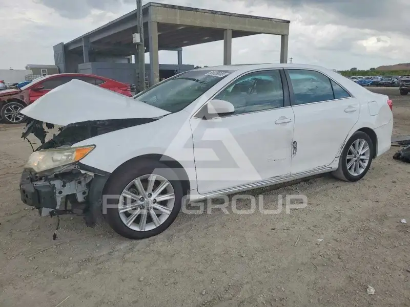 2014 Toyota CAMRY photo