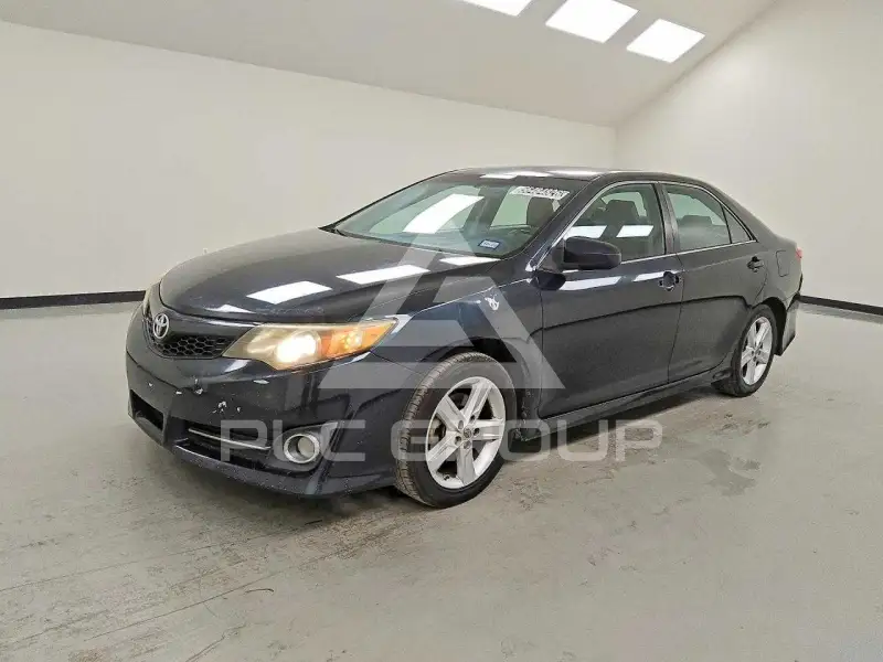 2014 Toyota CAMRY фото