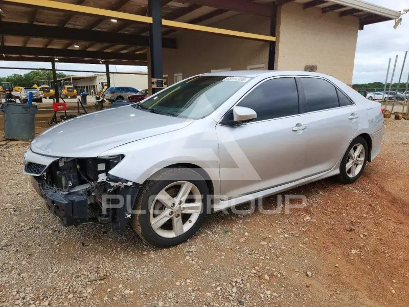 2014 Toyota CAMRY фото
