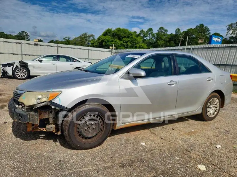 2014 Toyota CAMRY фото