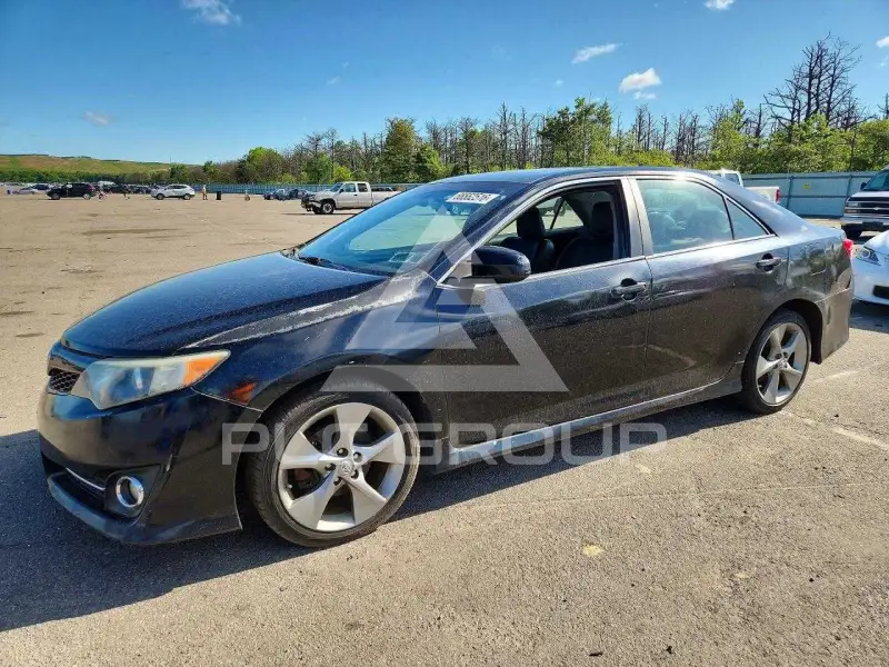 2014 Toyota CAMRY фото
