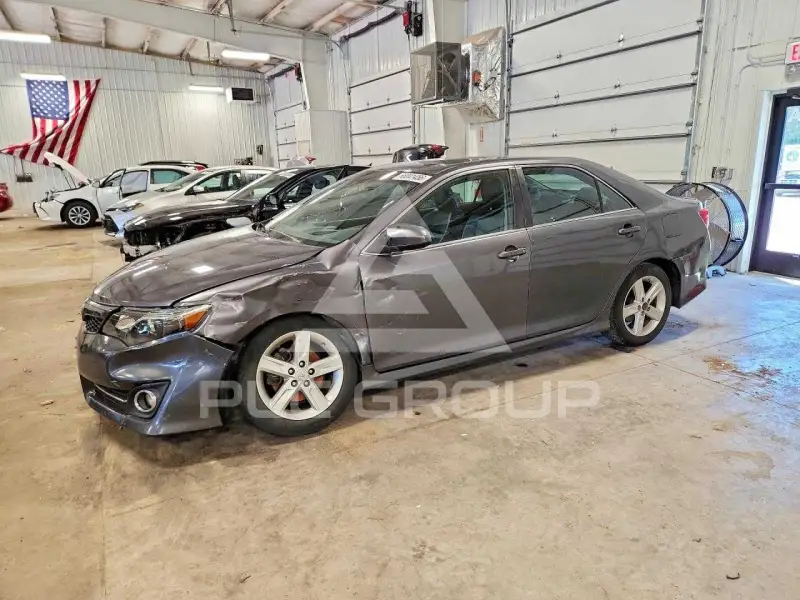 2014 Toyota CAMRY photo