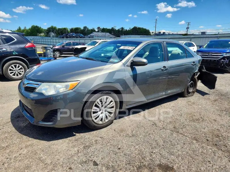 2014 Toyota CAMRY photo